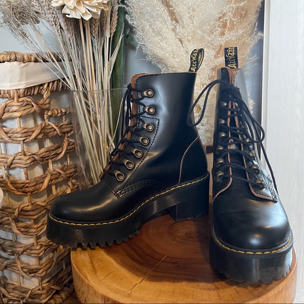 Dr. Martens Leona 7 Hook Boots Size 7 Womens
